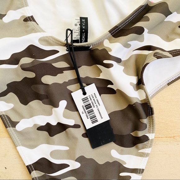 NEW Kendall & Kylie 1 piece swim - Picture 4 of 4